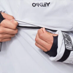 Oakley TC Ice BZI Snowboardanorak Grey Mountains Herren -Skigeschäft oakley tc ice pullover foa 400888 9gy 02 gross