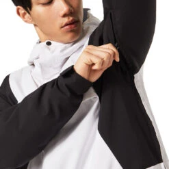 Oakley TNP TBT Insulated Snowboardjacke White/Blackout Herren -Skigeschäft oakley tnp tbt foa403652 10f white 03 gross