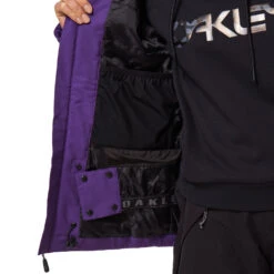 Oakley Camellia Insulated Skijacke Blackout/Deep Violet Damen -Skigeschäft oaykley camellia insulated foa500011 9eg 04 gross